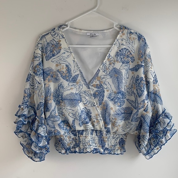 BTFL-life tropical leaf print , blue and white cropped, smoked waist top, size M - Picture 10 of 16
